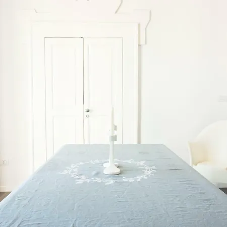 Apartment Casa Dell'artista In Centro Naples